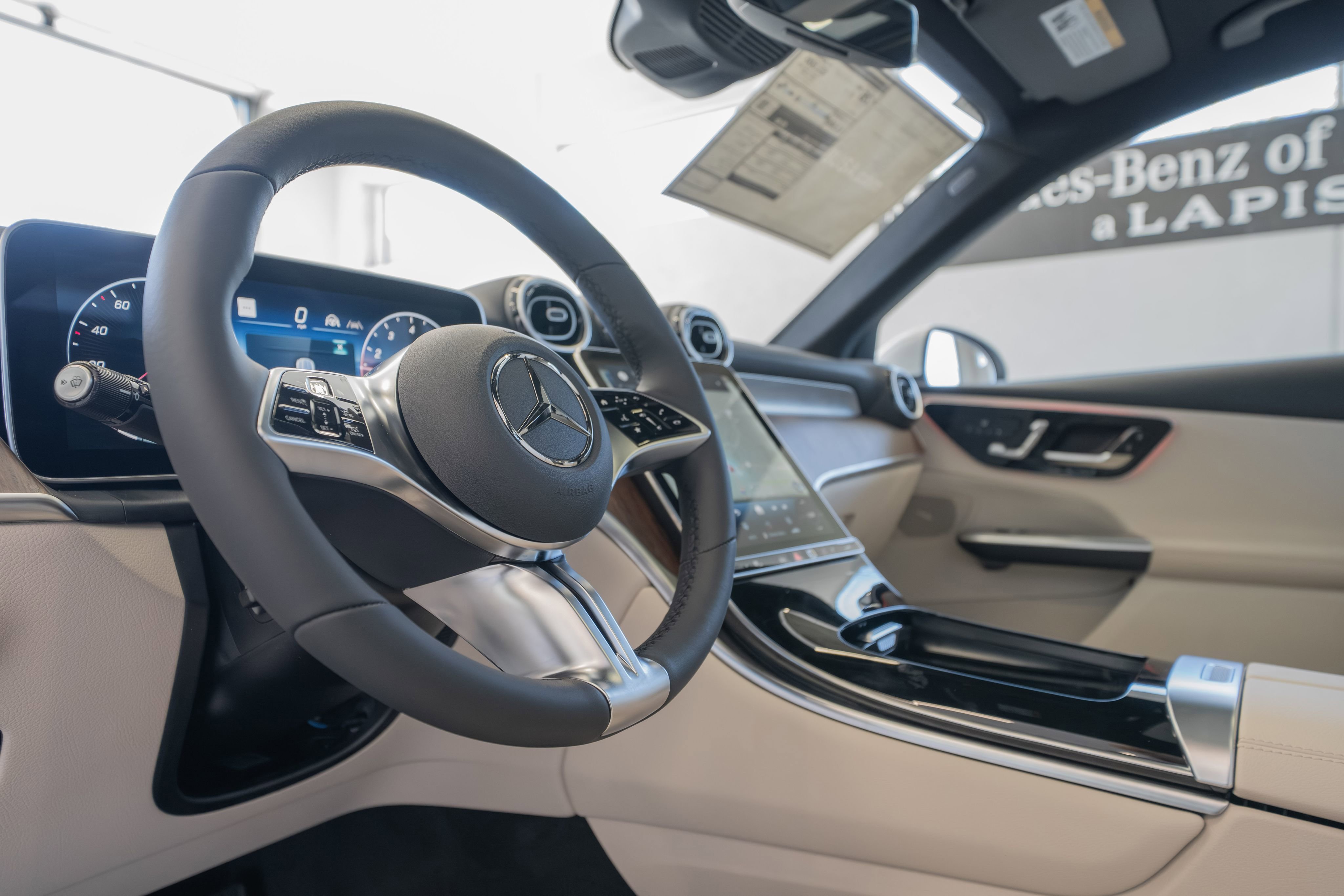 Used 2026 Mercedes-Benz GLC 300 4MATIC image 7