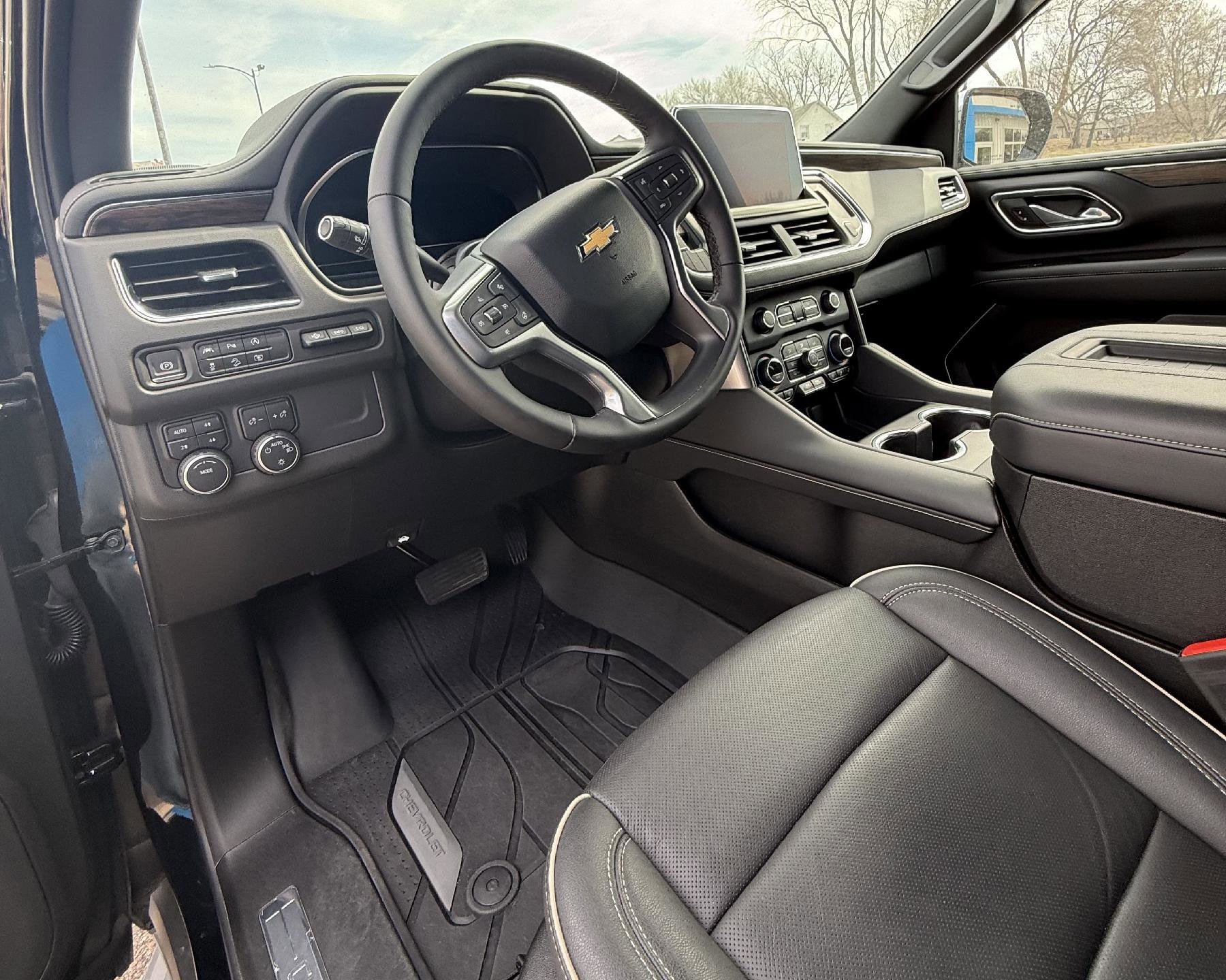 Used 2024 Chevrolet Suburban Premier w/ Premium Package 2 image 10