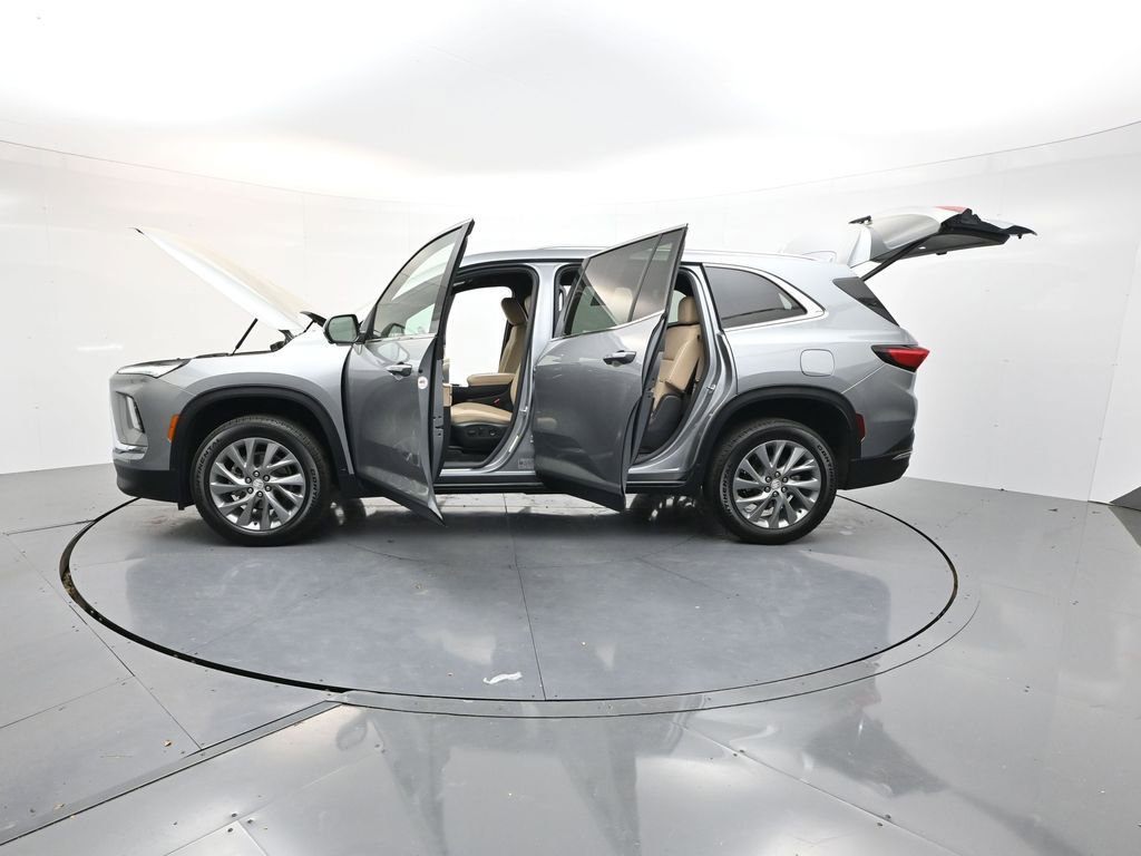 Used 2025 Buick Enclave Preferred image 42