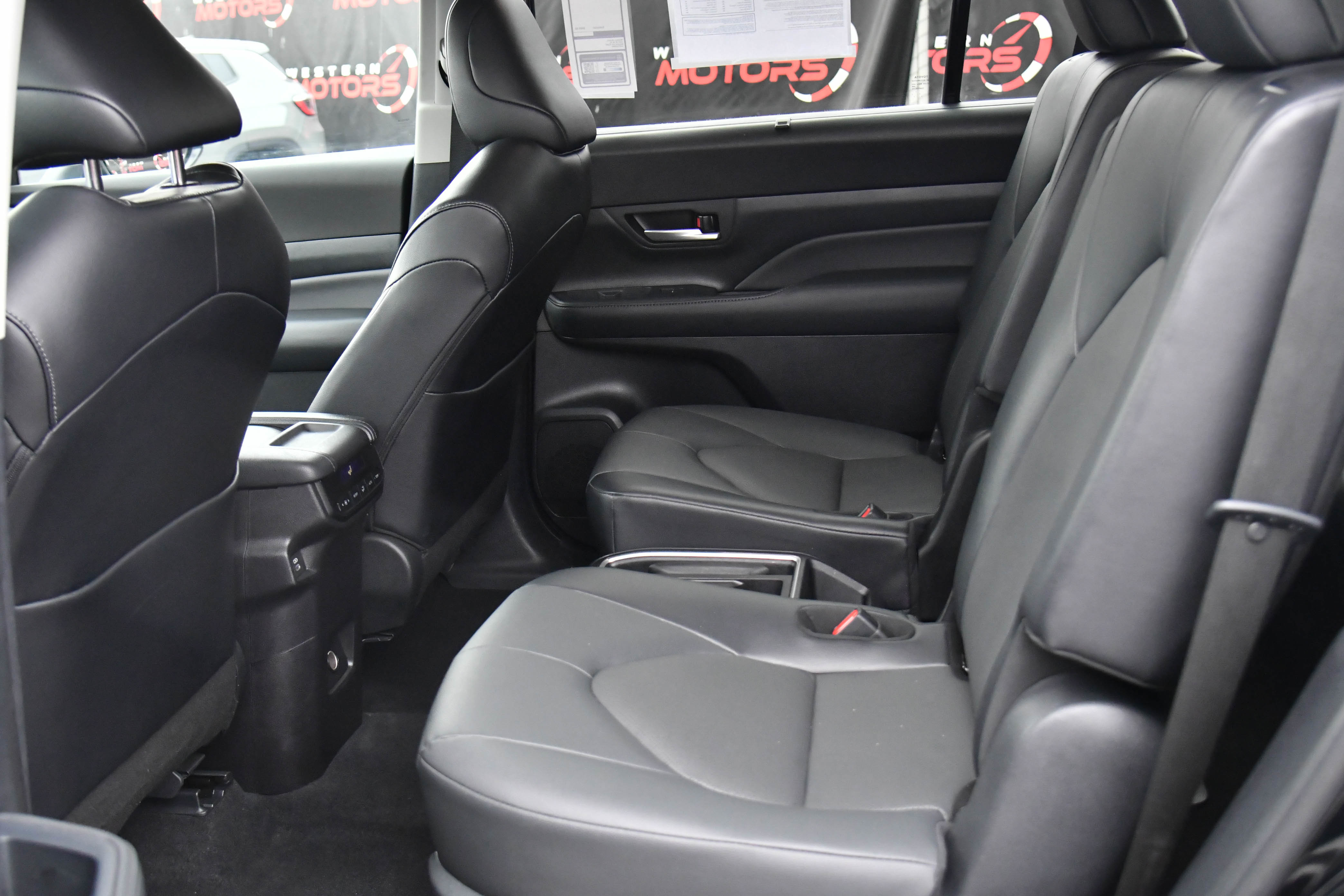 Used 2025 Toyota Grand Highlander AWD image 41