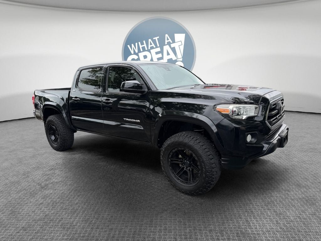 Used 2018 Toyota Tacoma SR5 RWD image 1