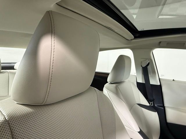 Used 2025 Lexus ES 300h w/ Premium Package image 37