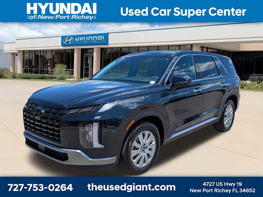 Used 2025 Hyundai Palisade SE FWD image 1