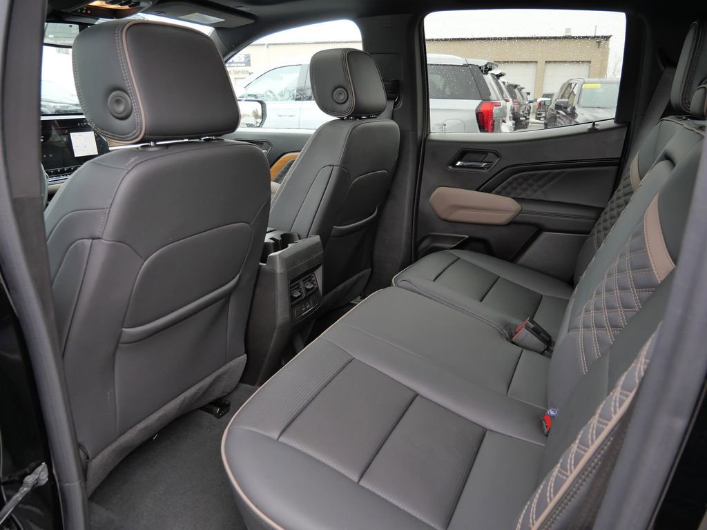 Used 2024 GMC Canyon Denali AWD/4WD image 24