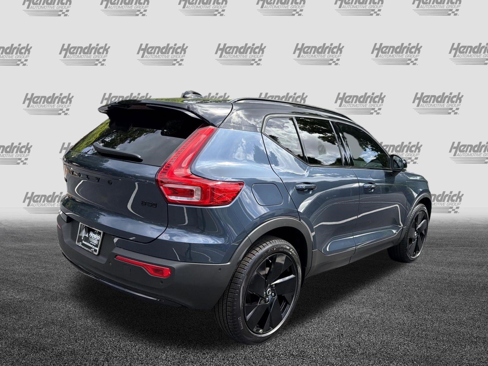 New 2026 Volvo XC40 B5 Ultra w/ Protection Package Premier AWD/4WD image 9