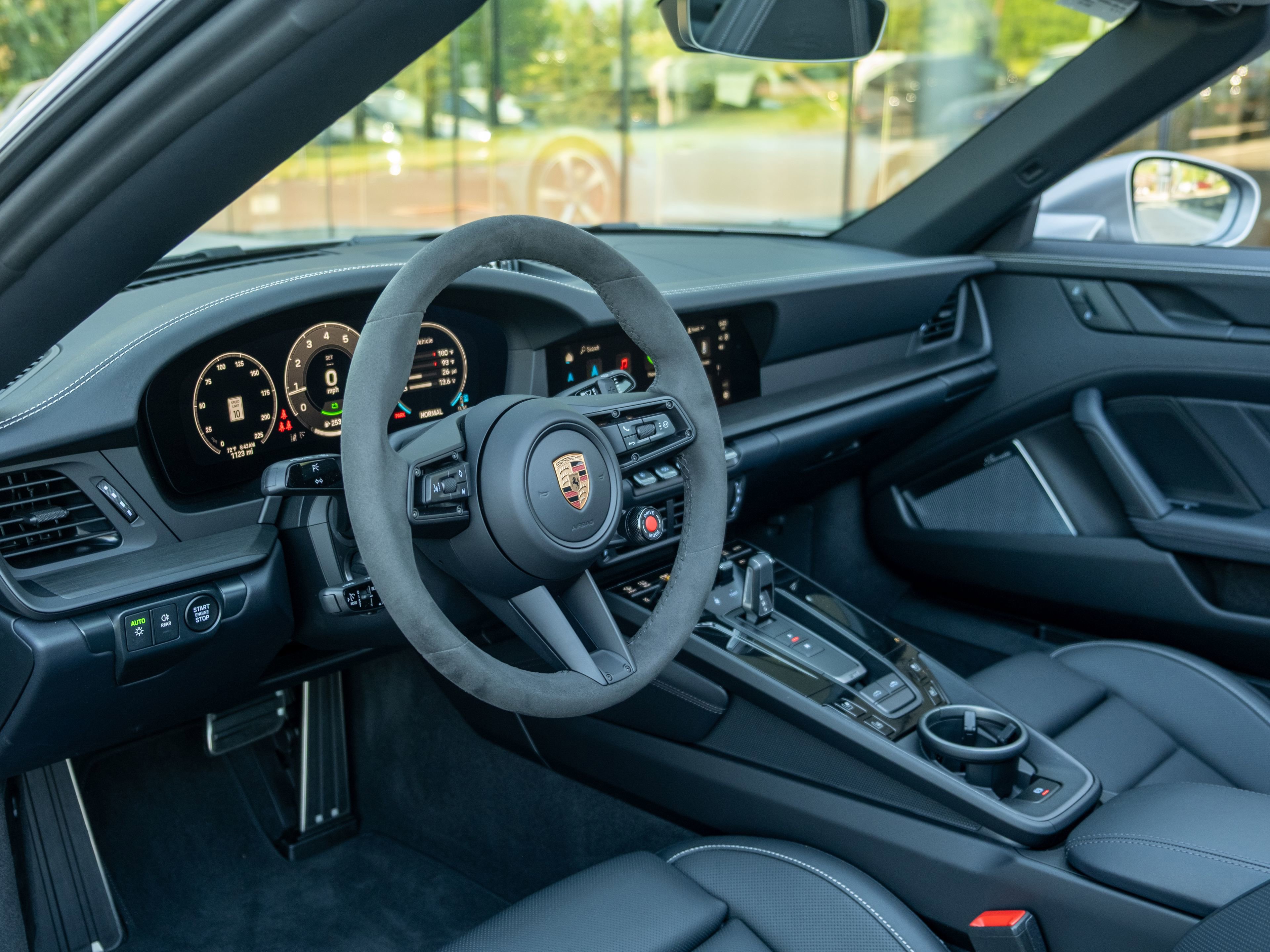 Certified 2025 Porsche 911 Targa 4 GTS AWD/4WD image 4