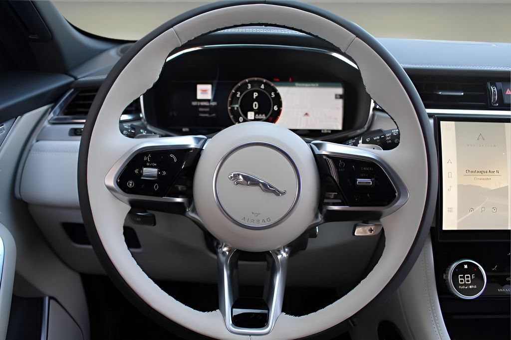 Used 2026 Jaguar F-PACE R-Dynamic S AWD/4WD image 18