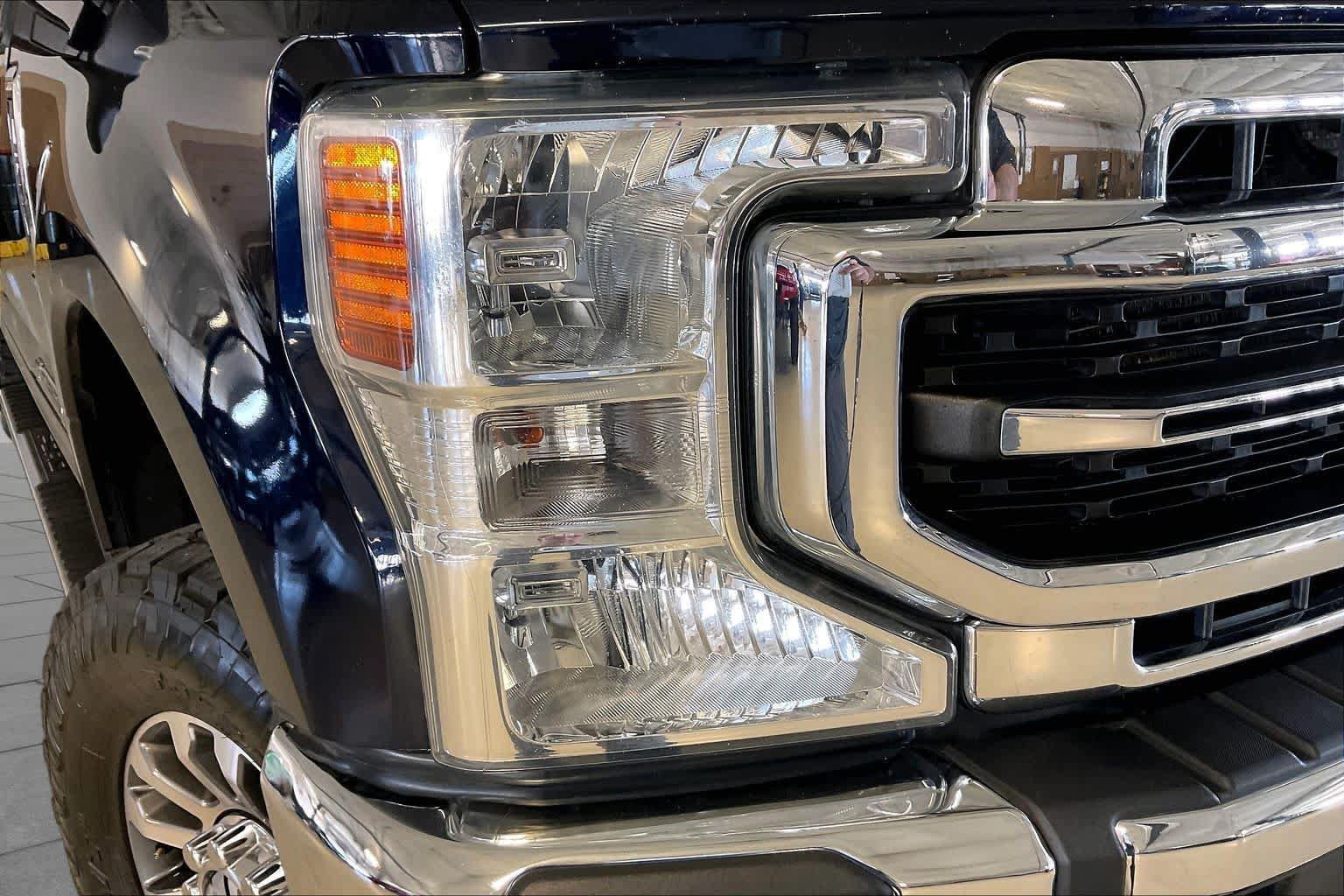 Used 2022 Ford F250 Lariat w/ FX4 Off-Road Package AWD/4WD image 24