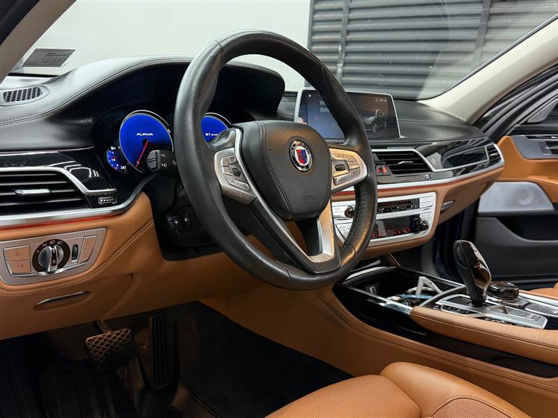 Used 2018 BMW ALPINA B7 xDrive AWD/4WD image 11