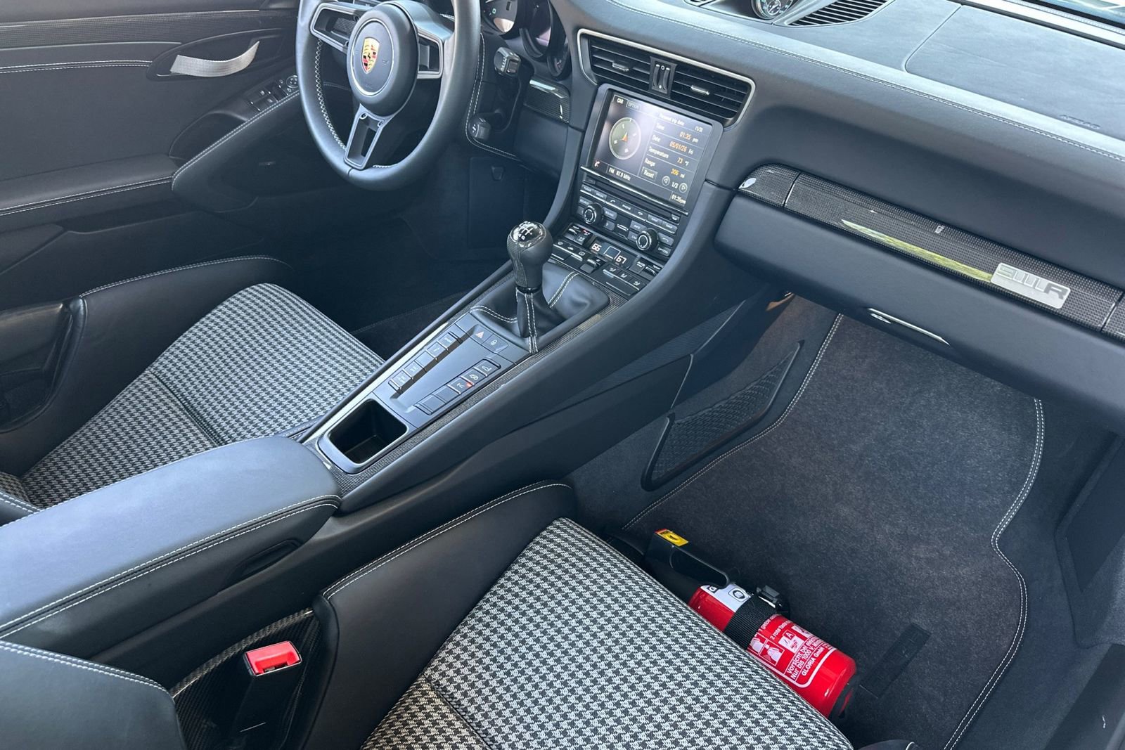 Certified 2016 Porsche 911 R RWD image 16