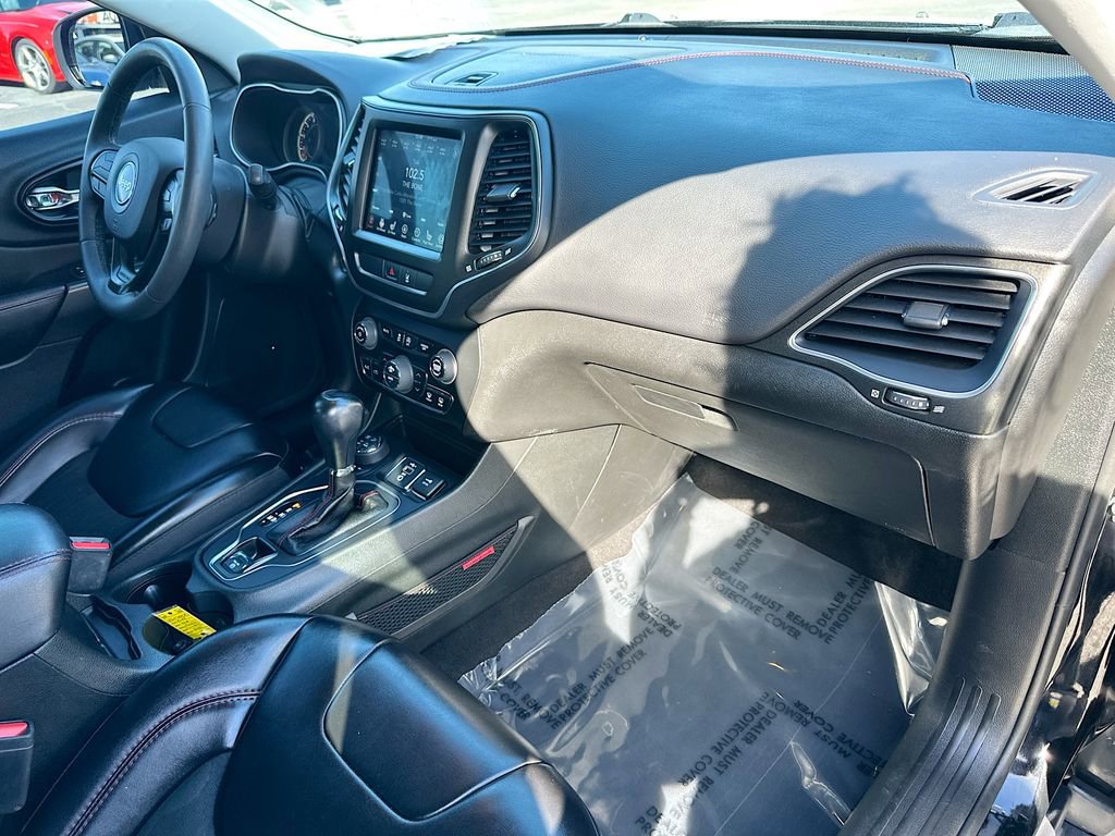 Used 2022 Jeep Cherokee Trailhawk w/ Technology Group B image 27