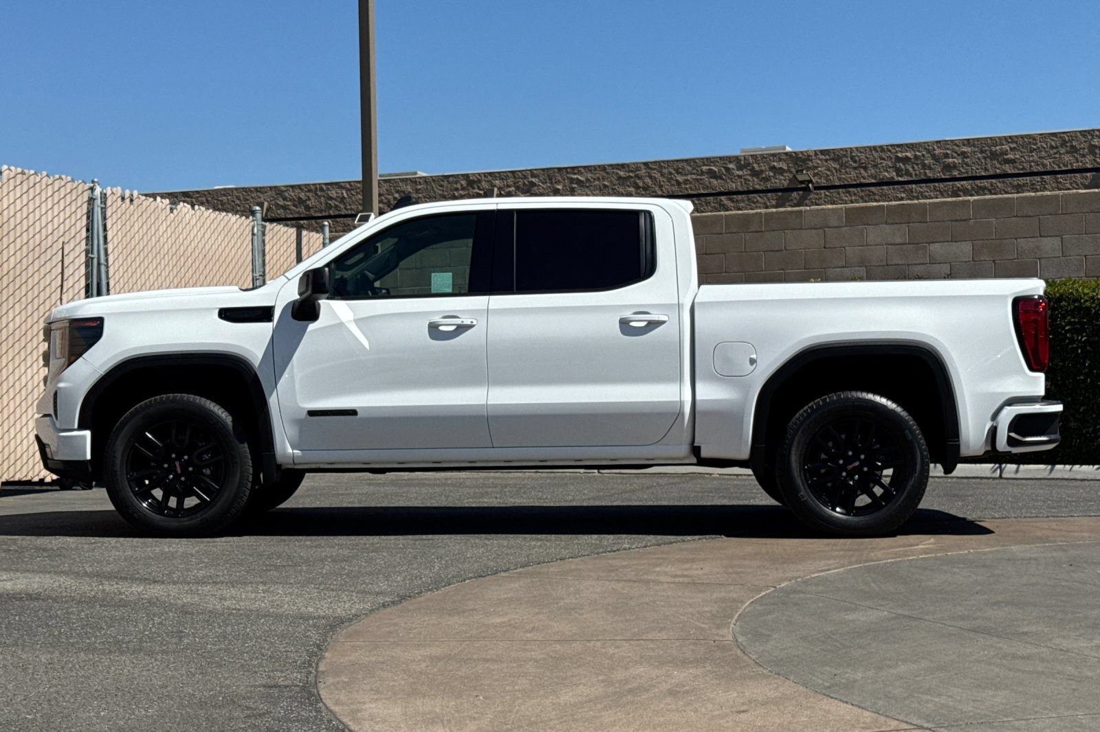Certified 2023 GMC Sierra 1500 Elevation RWD image 7