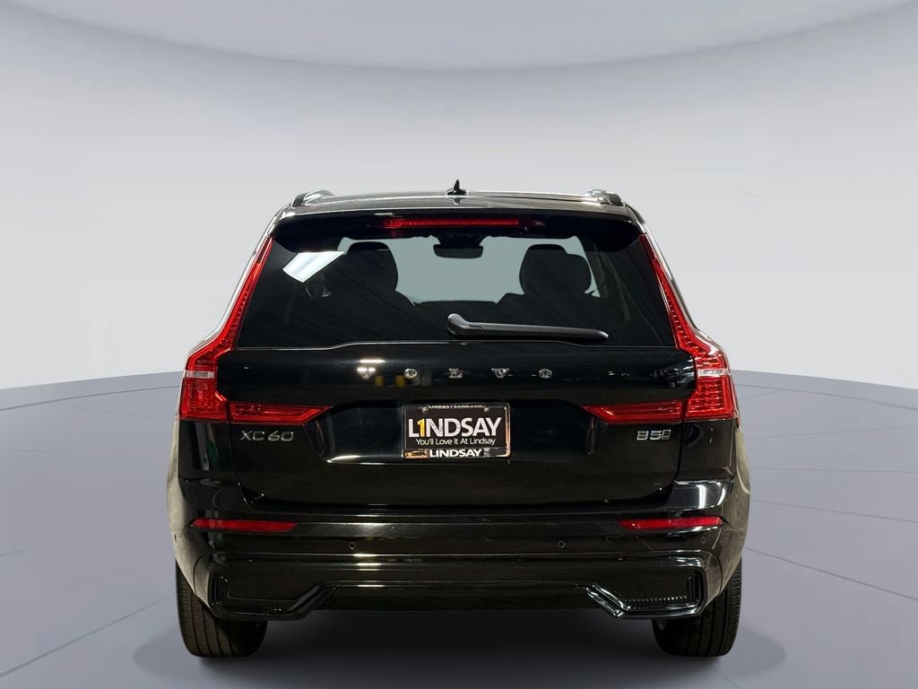 Used 2025 Volvo XC60 B5 Plus AWD/4WD image 11