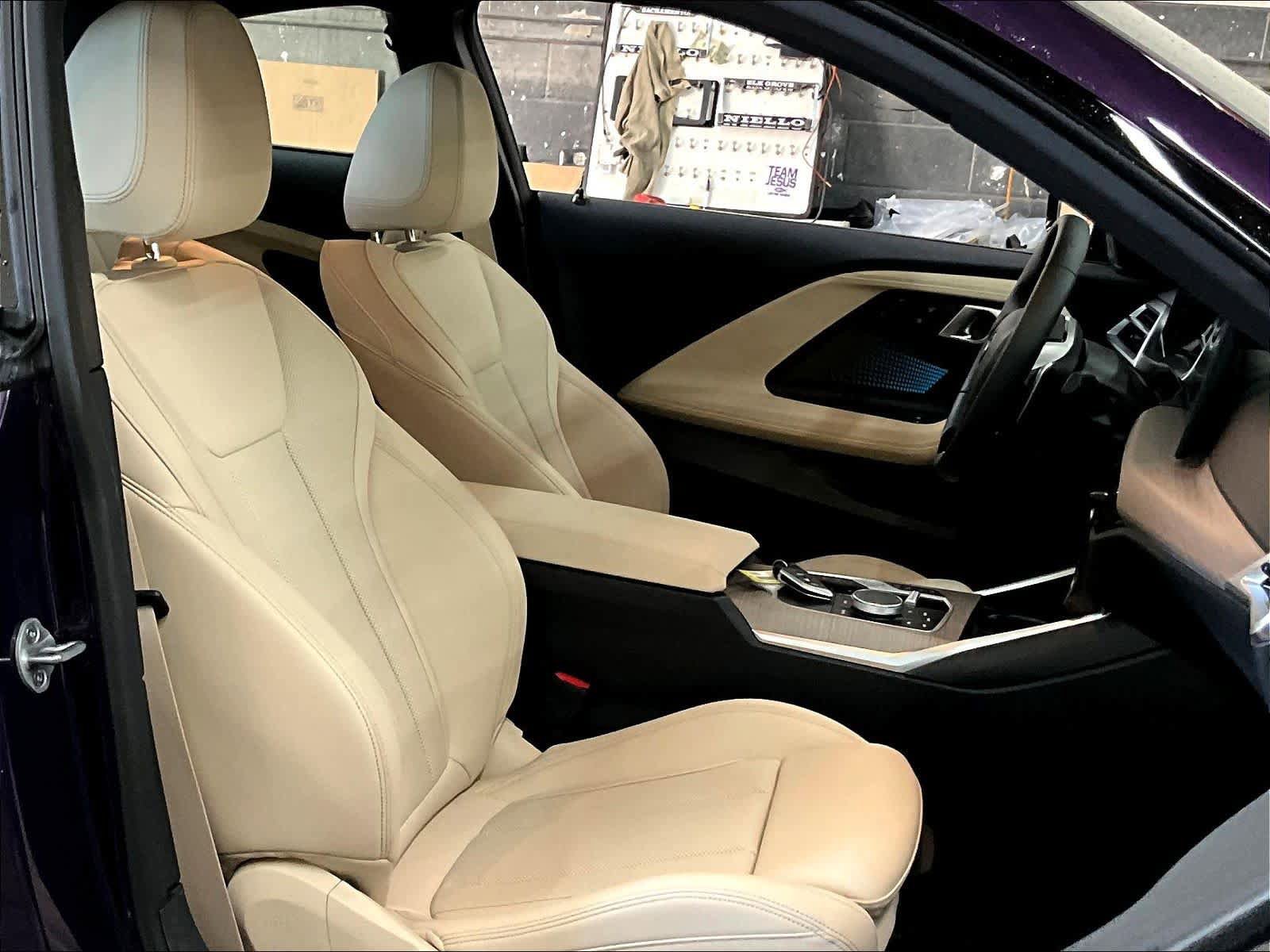 Used 2025 BMW 230i Coupe w/ Premium Package image 9