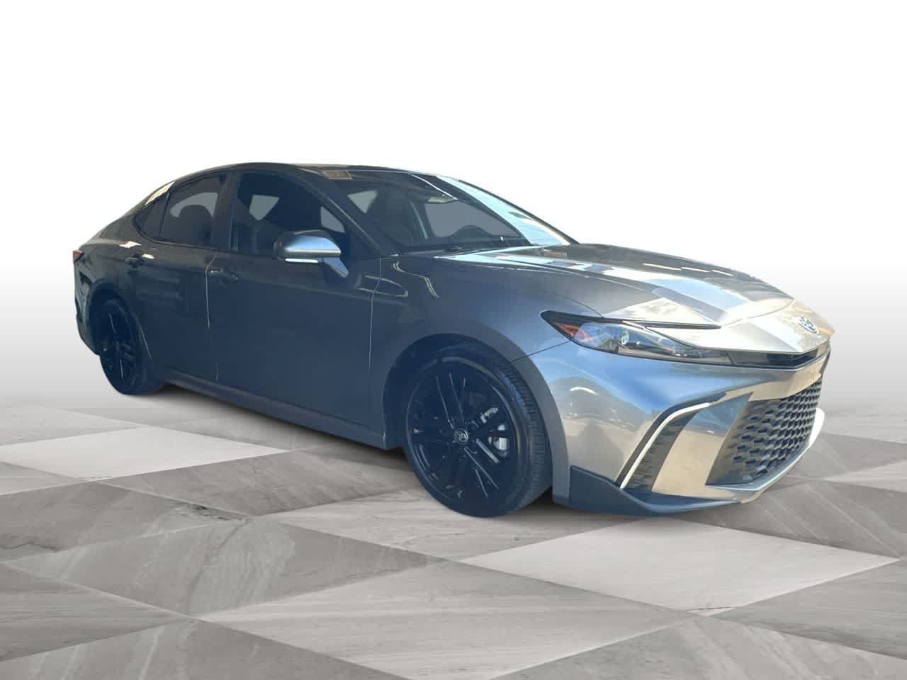 Used 2025 Toyota Camry SE w/ Convenience Package FWD image 2