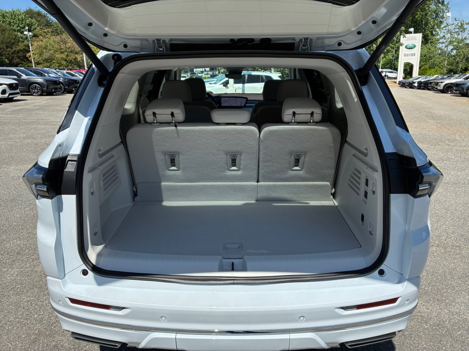 New 2026 Buick Enclave Avenir w/ Super Cruise Package FWD image 15