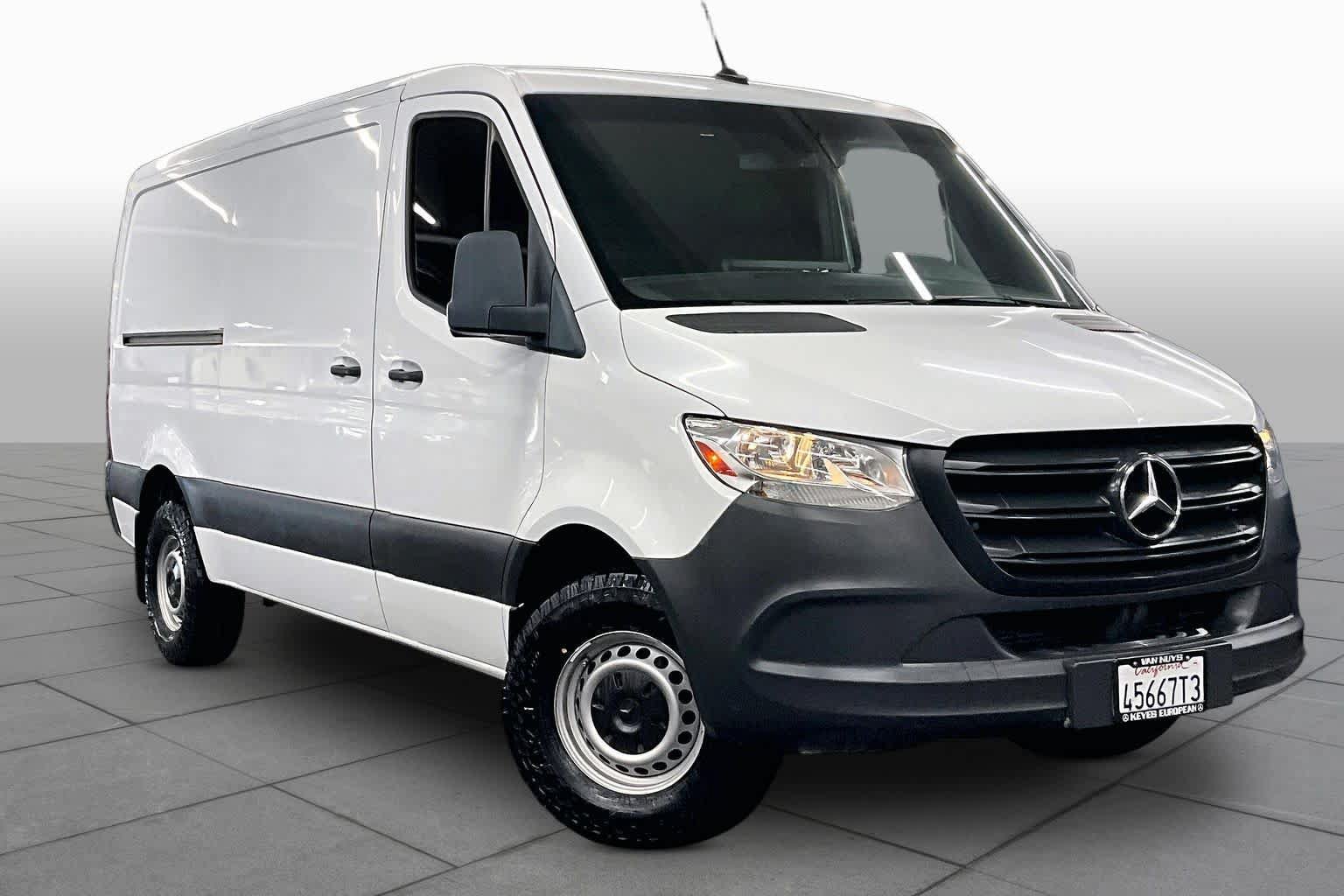 Used 2019 Mercedes-Benz Sprinter 144 image 2