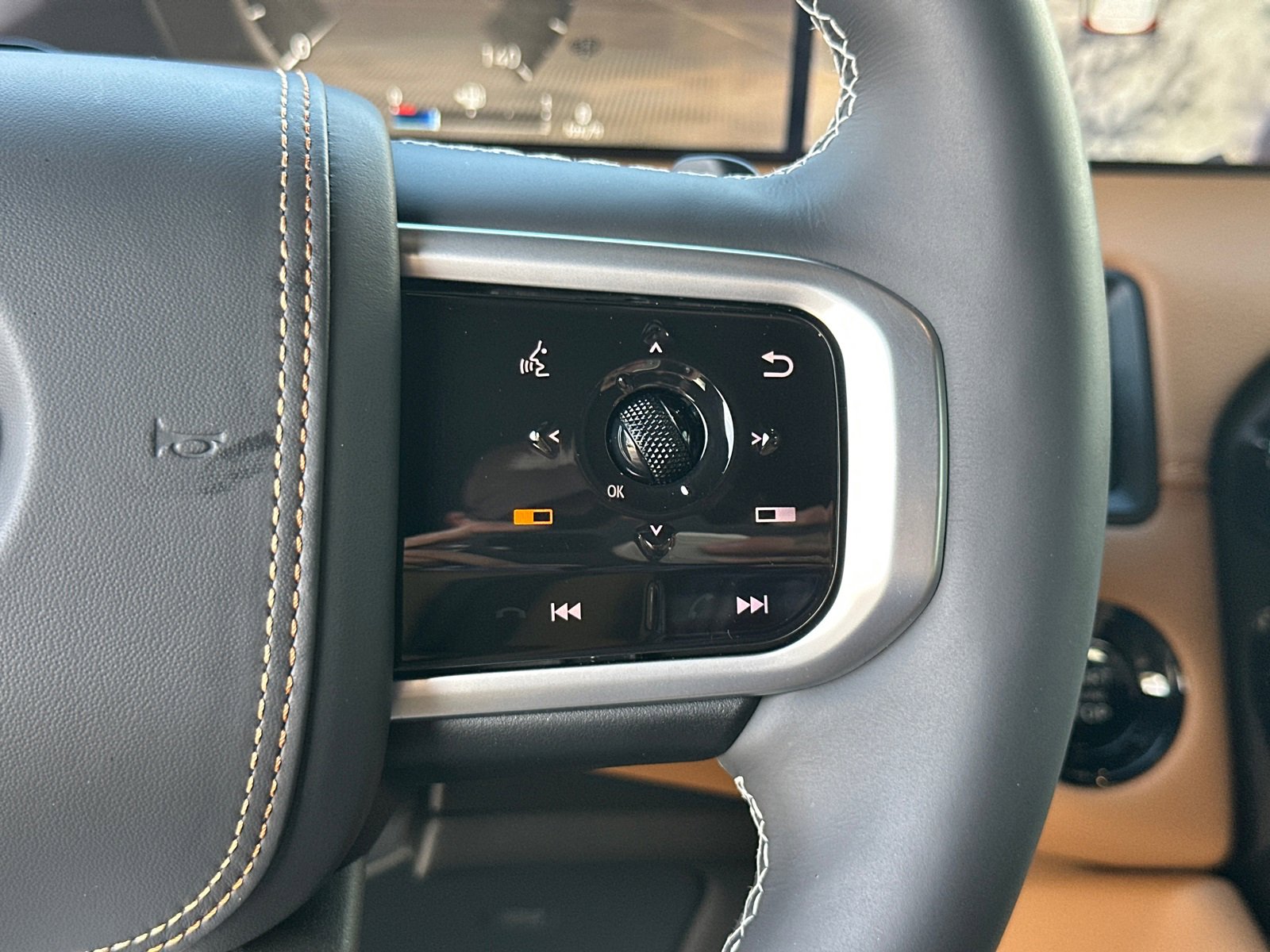 Certified 2026 Nissan Armada Platinum Reserve image 32