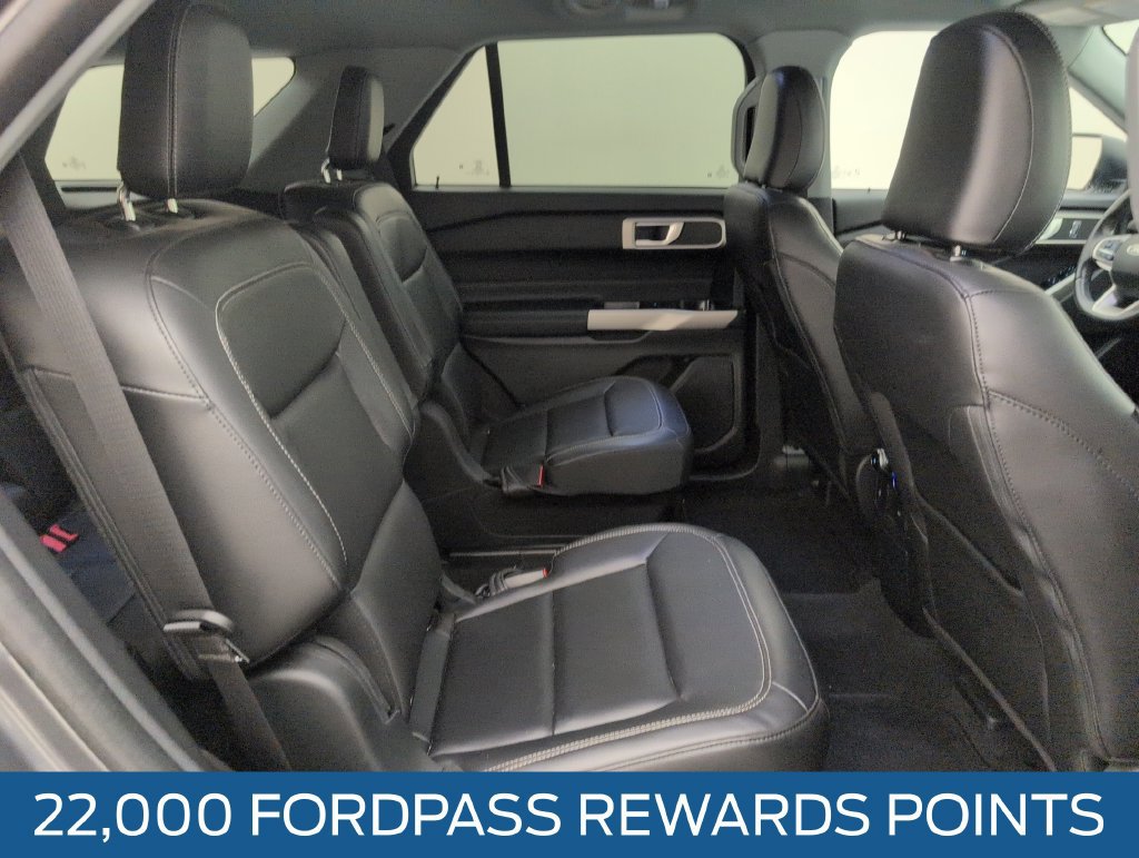 Used 2023 Ford Explorer XLT w/ Equipment Group 202A RWD image 16