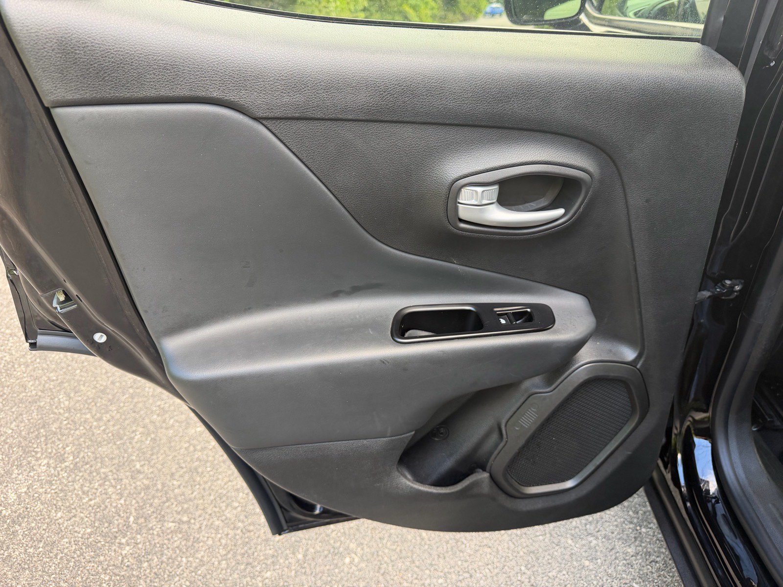 Used 2023 Jeep Renegade Latitude AWD/4WD image 47