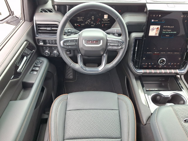 Used 2025 GMC Yukon XL AT4 AWD/4WD image 3