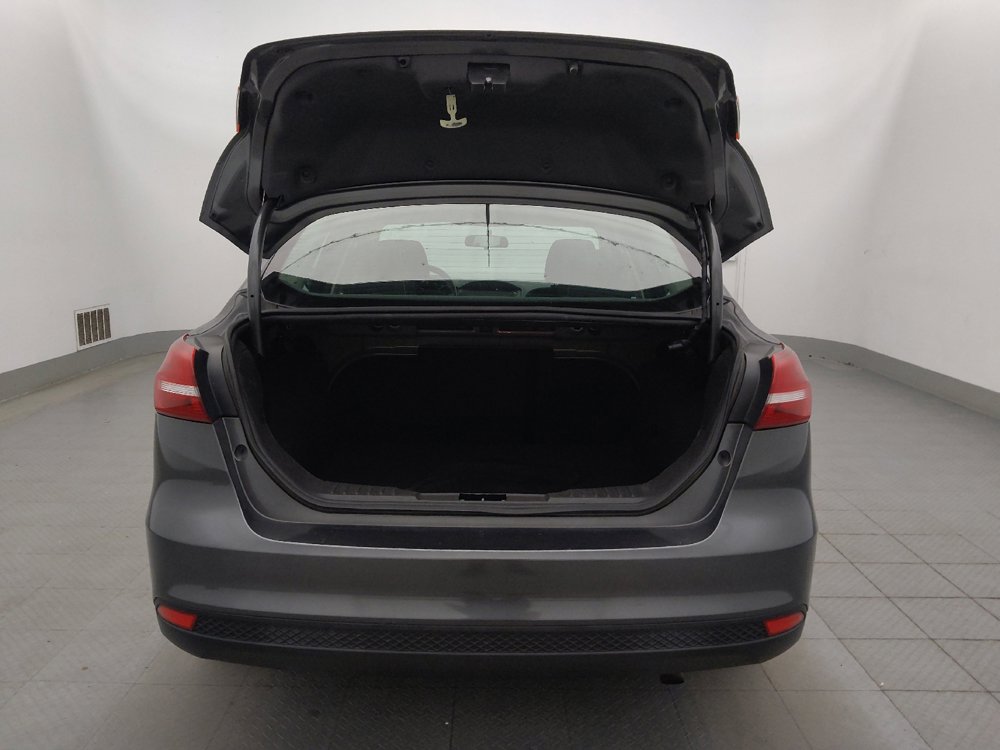 Used 2018 Ford Focus SE FWD image 29