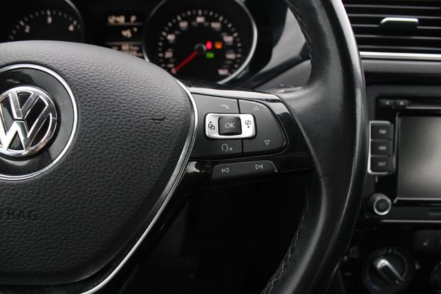 Used 2015 Volkswagen Jetta TDI SE FWD image 13