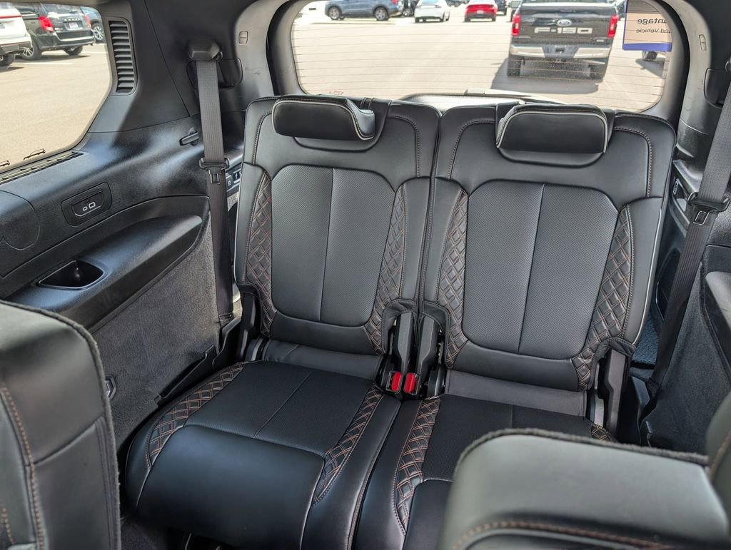 Used 2023 Jeep Grand Cherokee L Summit AWD/4WD image 21