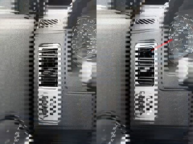 Used 2008 Pontiac Torrent 2WD w/ Preferred Package image 24