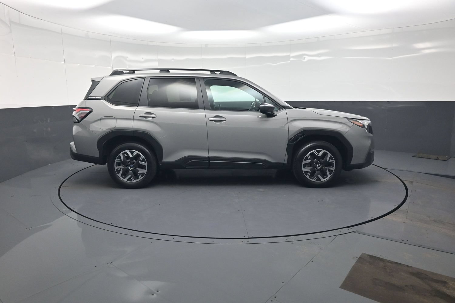 Used 2026 Subaru Forester Premium AWD/4WD image 2