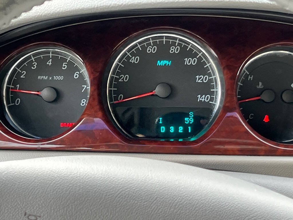 Used 2007 Buick Lucerne CXL w/ Luxury Package FWD image 13