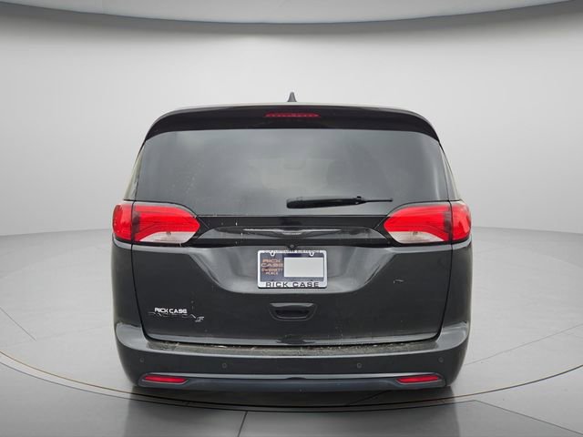 Used 2019 Chrysler Pacifica Touring Plus w/ Advanced Safetytec Group image 5