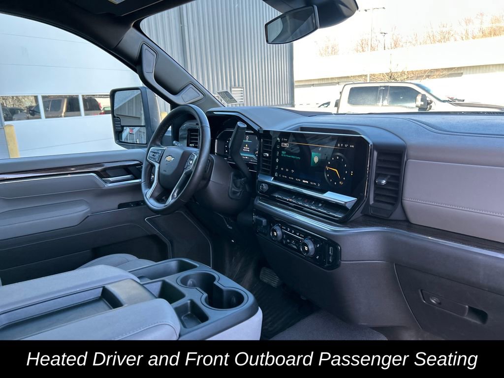 Used 2025 Chevrolet Silverado 2500 LT w/ Convenience Package image 35