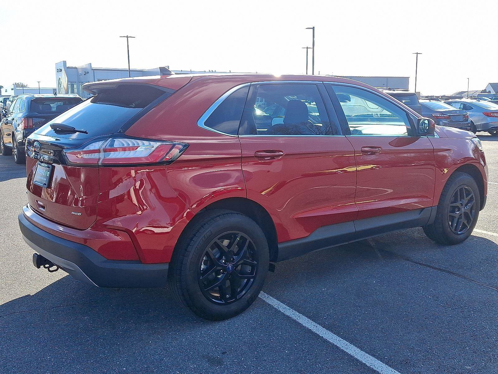 Used 2022 Ford Edge SEL w/ Convenience Package image 4
