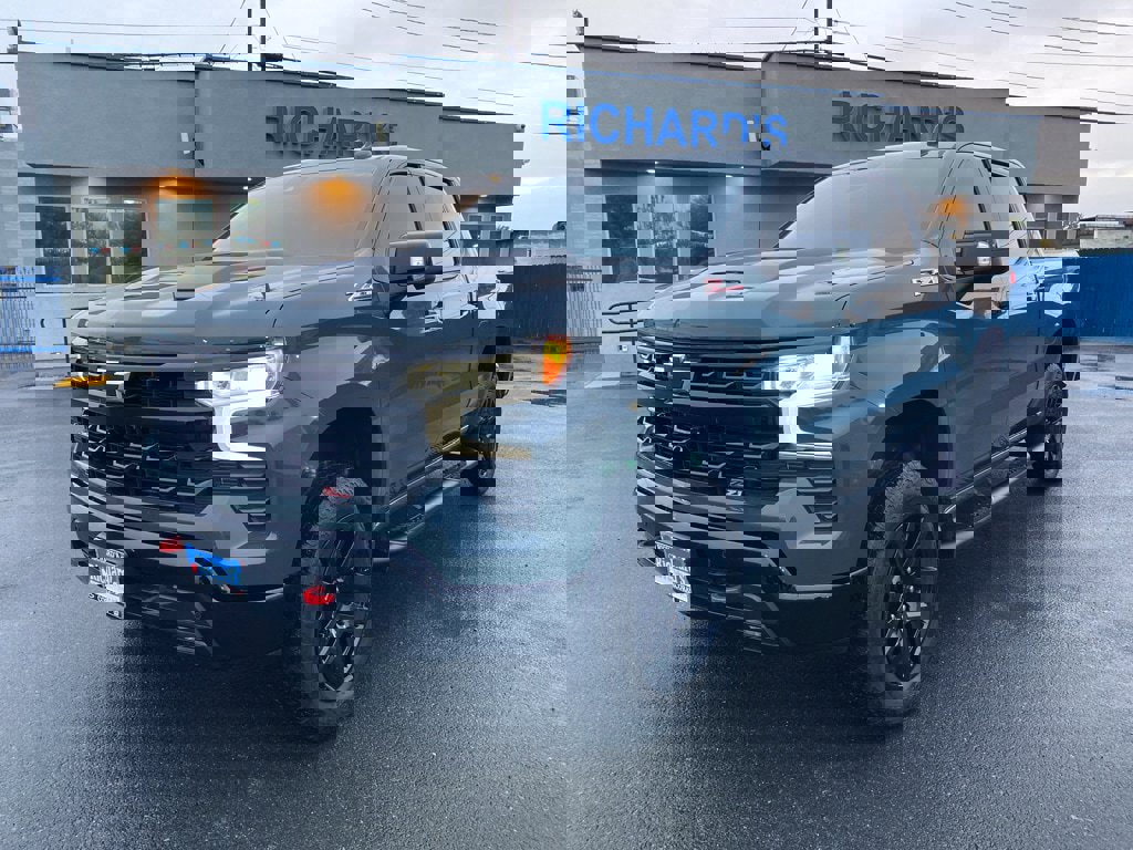 Used 2025 Chevrolet Silverado 1500 LT Trail Boss w/ Convenience Package II image 5