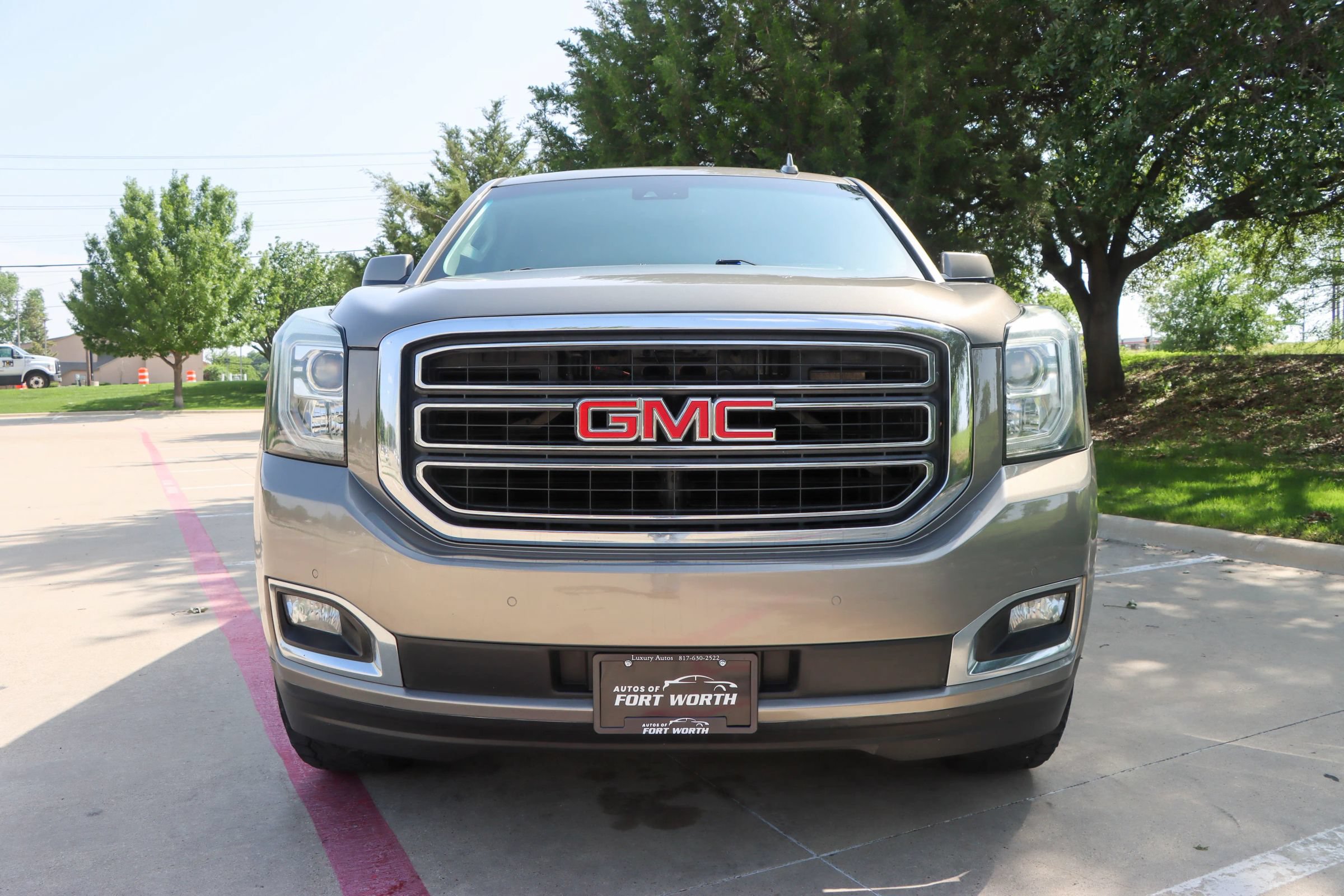 Used 2019 GMC Yukon SLT w/ Open Road Package AWD/4WD image 2
