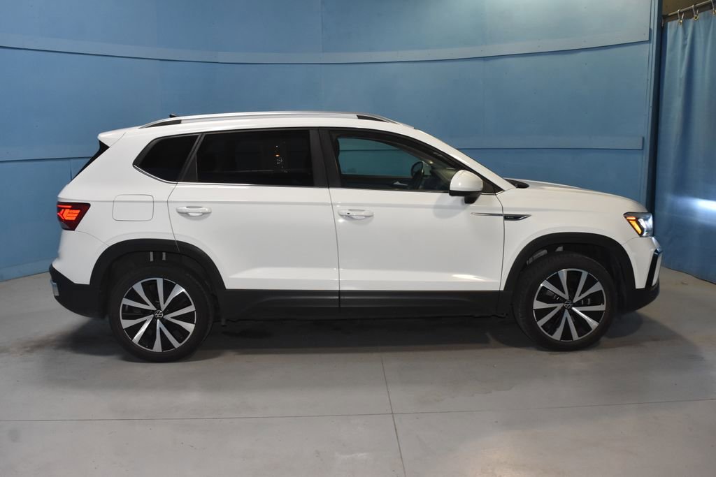 Used 2024 Volkswagen Taos SE FWD image 21