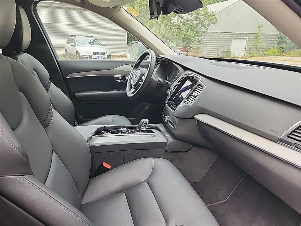 Certified 2025 Volvo XC90 B5 Core w/ Climate Package AWD/4WD image 29
