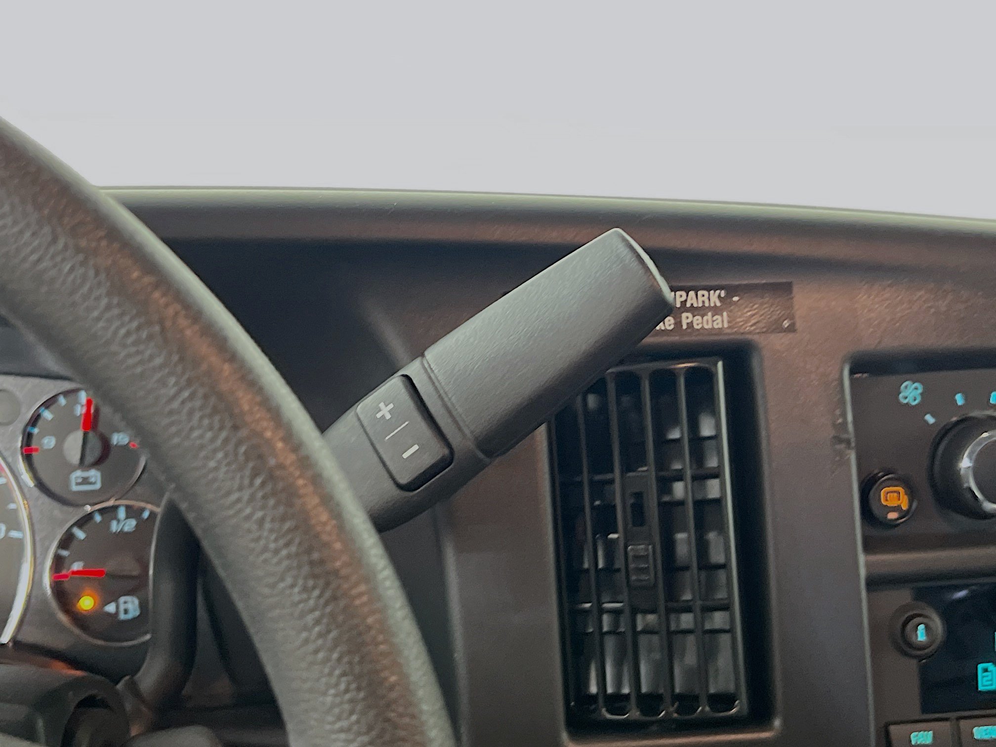 Used 2025 Chevrolet Express 2500 w/ Driver Convenience Package RWD image 20