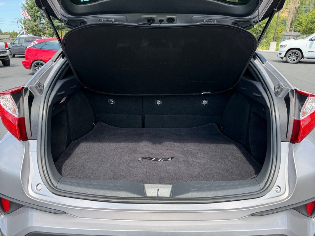 Used 2019 Toyota C-HR XLE FWD image 23