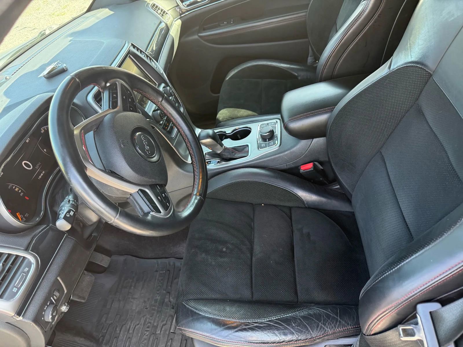 Used 2017 Jeep Grand Cherokee Trailhawk image 7