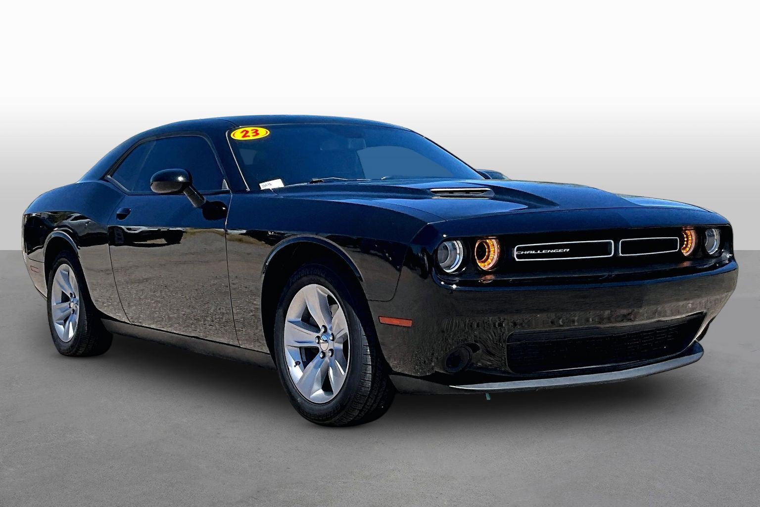 Used 2023 Dodge Challenger SXT RWD image 10