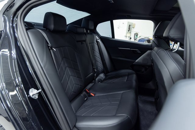 Certified 2025 BMW 530i image 24