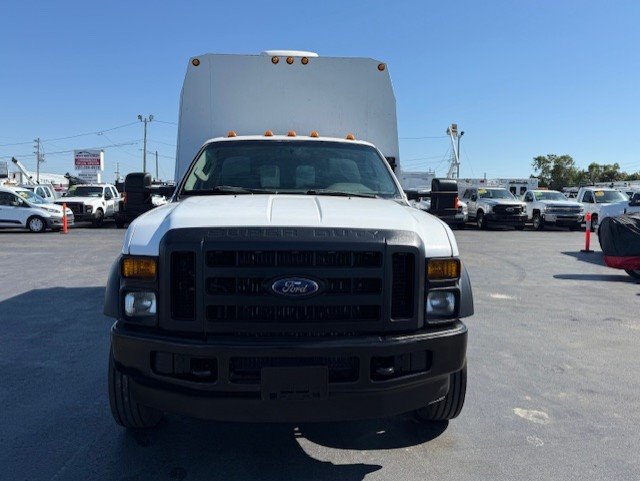 Used 2009 Ford F550 2WD Regular Cab Super Duty image 2