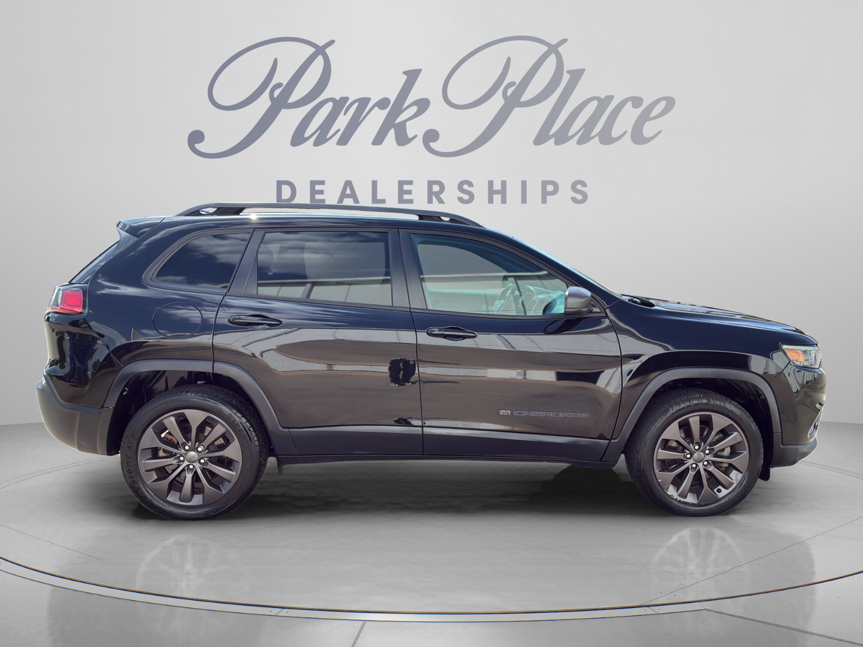 Used 2021 Jeep Cherokee Latitude Lux 80th Anniv w/ Quick Order Package 26U 80TH FWD image 7