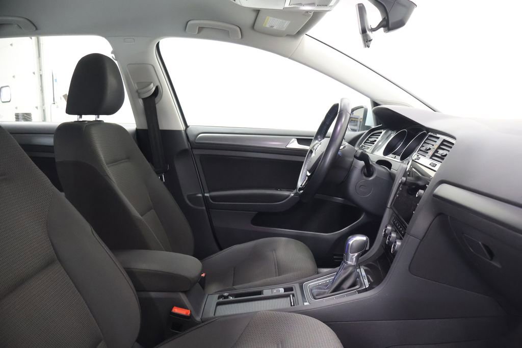 Used 2019 Volkswagen e-Golf SE w/ Driver Assistance Package FWD image 21