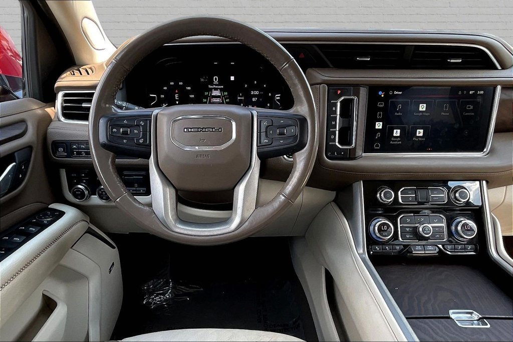 Used 2022 GMC Yukon XL Denali w/ Denali Ultimate Package AWD/4WD image 8