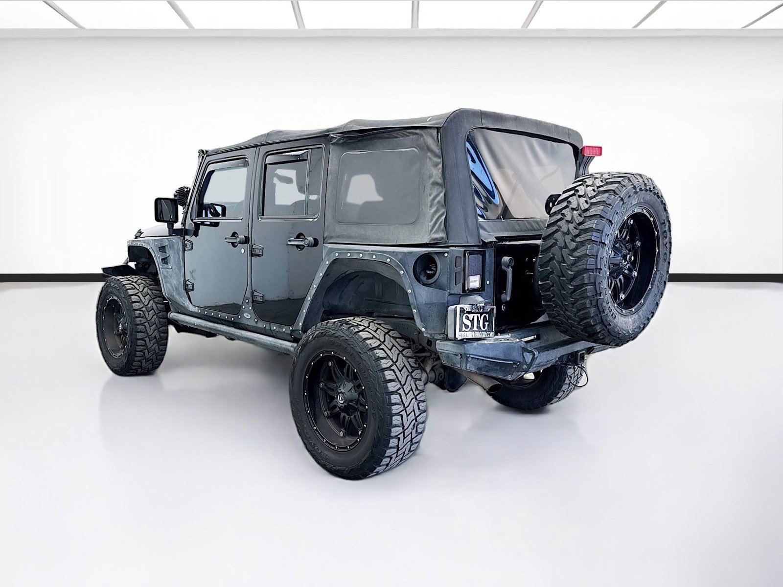 Used 2015 Jeep Wrangler Unlimited Sport w/ Connectivity Group AWD/4WD image 6
