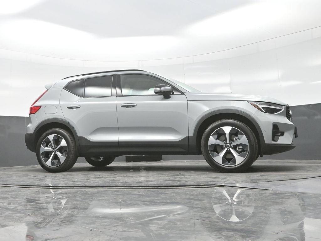 New 2026 Volvo XC40 B5 Plus w/ Protection Package Premier AWD/4WD image 28