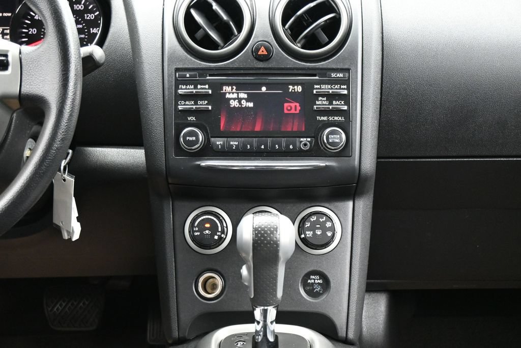 Used 2015 Nissan Rogue S w/ Convenience Package AWD/4WD image 18